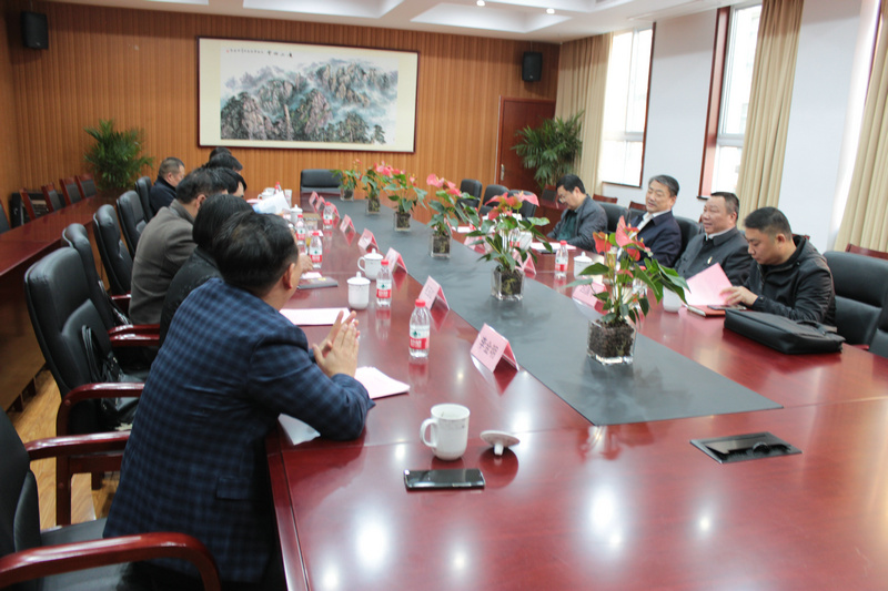 市人大副主任張懷科，市政協副主席張小樵，市政協經濟委主任謝自信一行來我司參觀考研